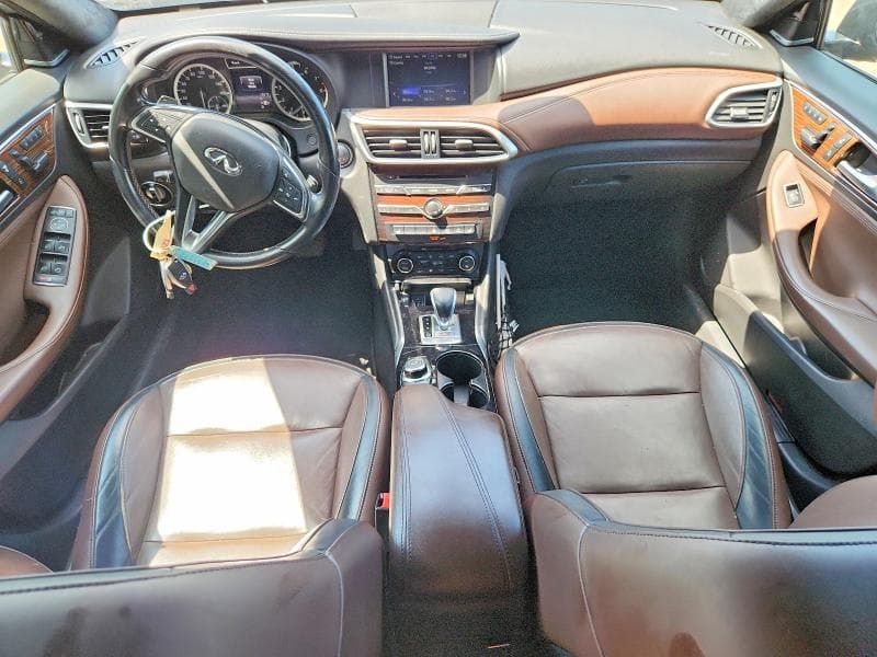 2017 INFINITI QX30 PREMIUM 8