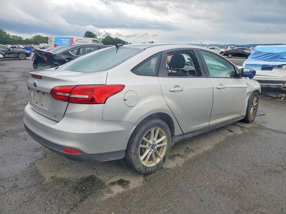 2017 FORD FOCUS SE 3