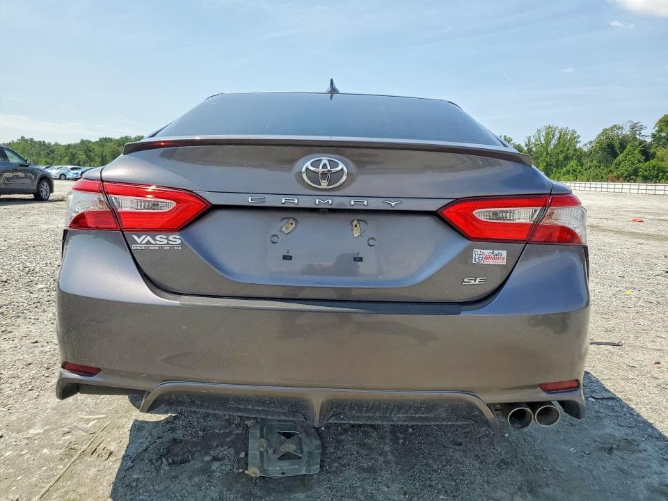2019 TOYOTA CAMRY SE 6