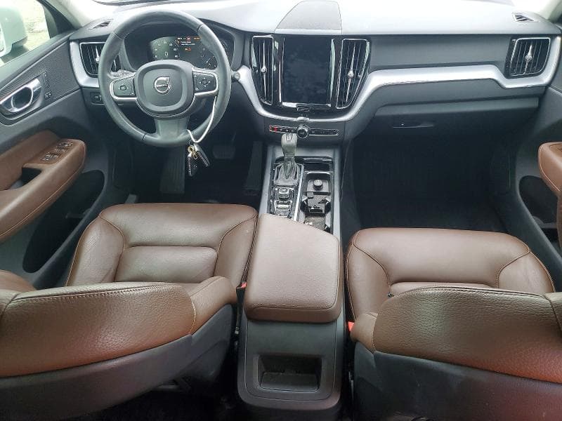 2020 VOLVO XC60 T5 MOMENTUM 8