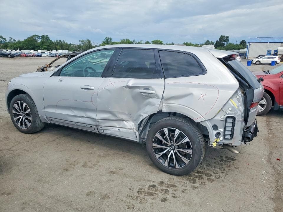 2024 VOLVO XC60 PLUS 2