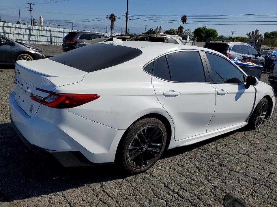 2025 TOYOTA CAMRY SE 3