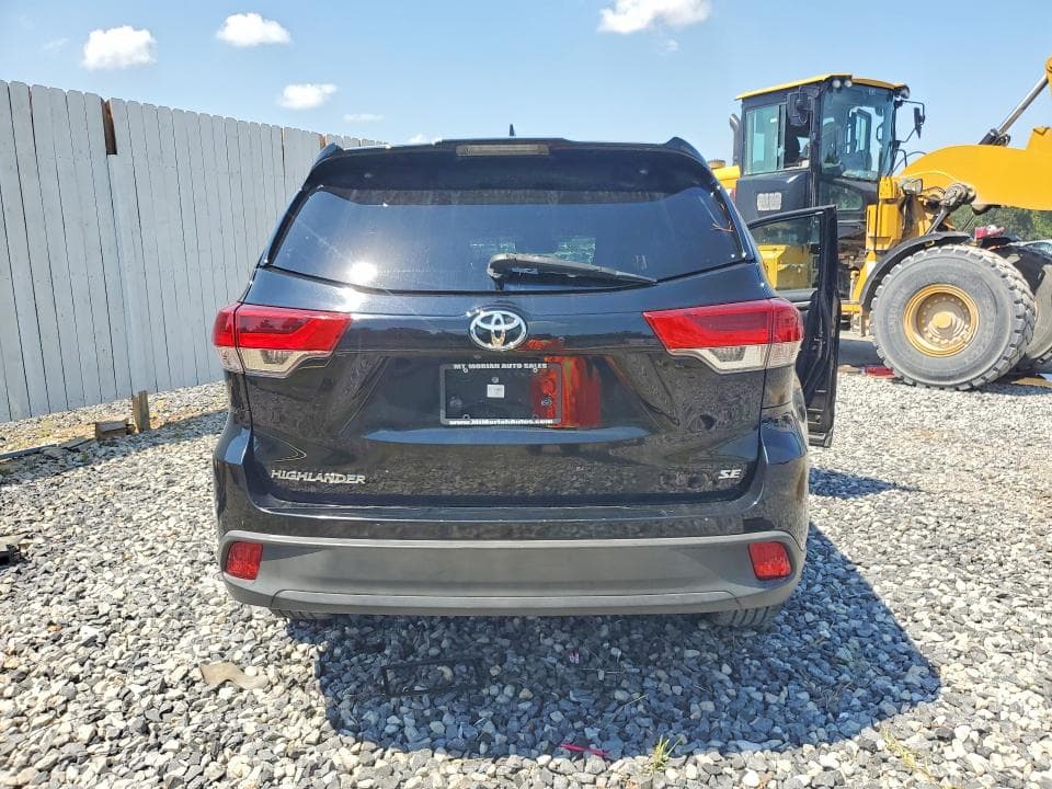 2018 TOYOTA HIGHLANDER SE 6