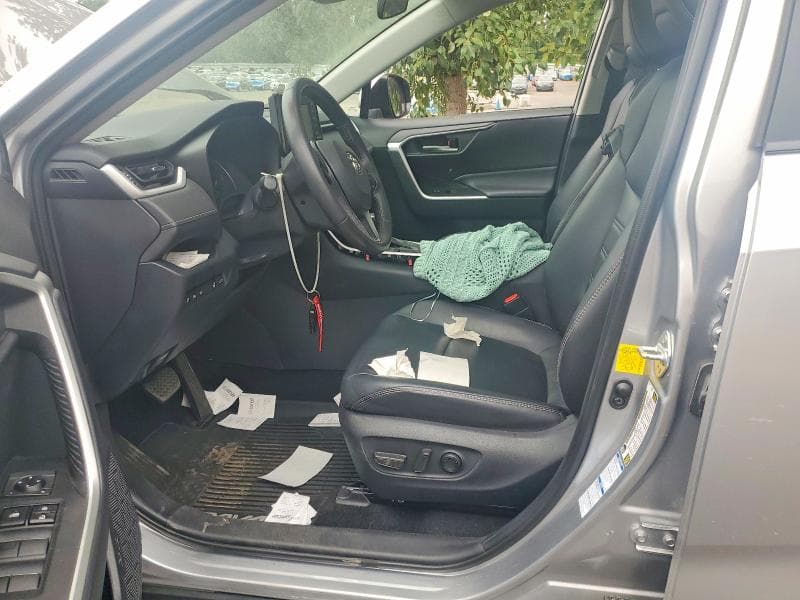 2019 TOYOTA RAV4 XLE PREMIUM 7