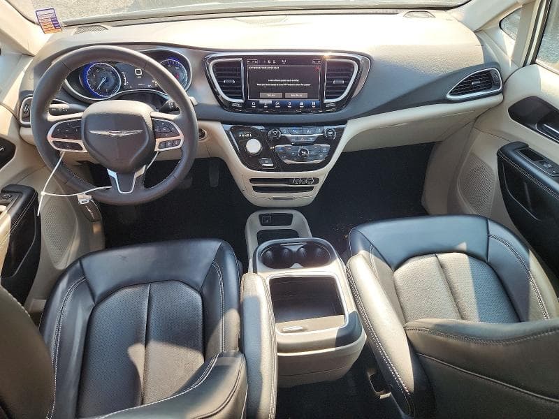 2023 CHRYSLER PACIFICA TOURING L 8