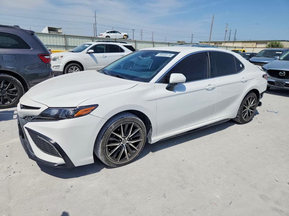 2022 TOYOTA CAMRY SE