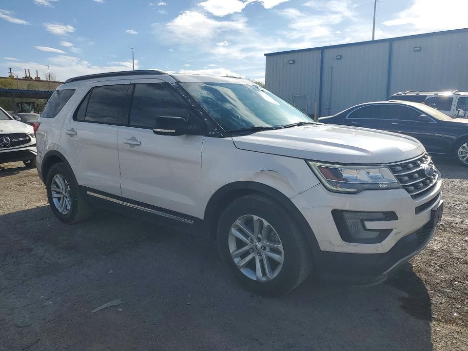 2017 FORD EXPLORER XLT 4