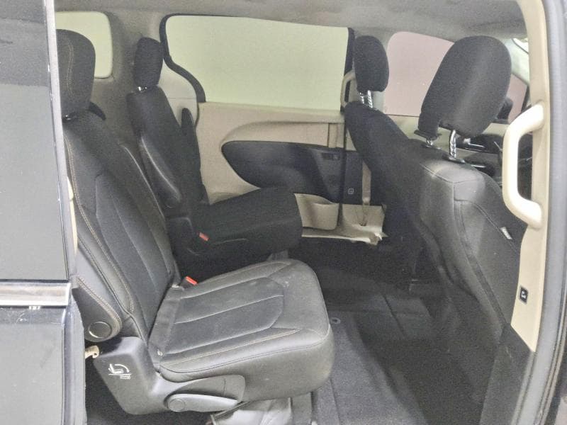2017 CHRYSLER PACIFICA TOURING 11