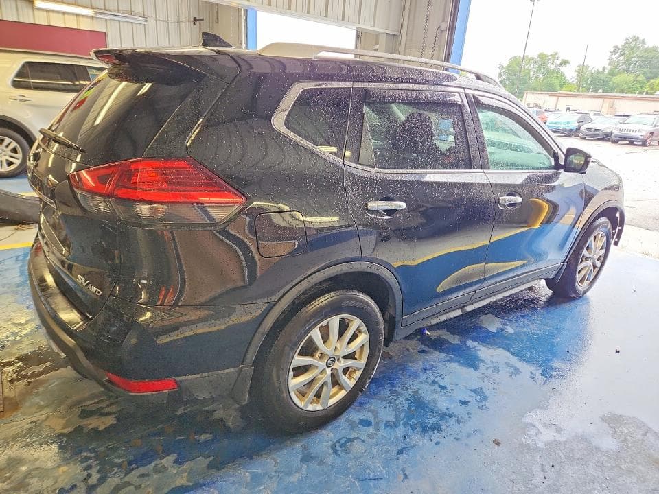 2017 NISSAN ROGUE SV 3