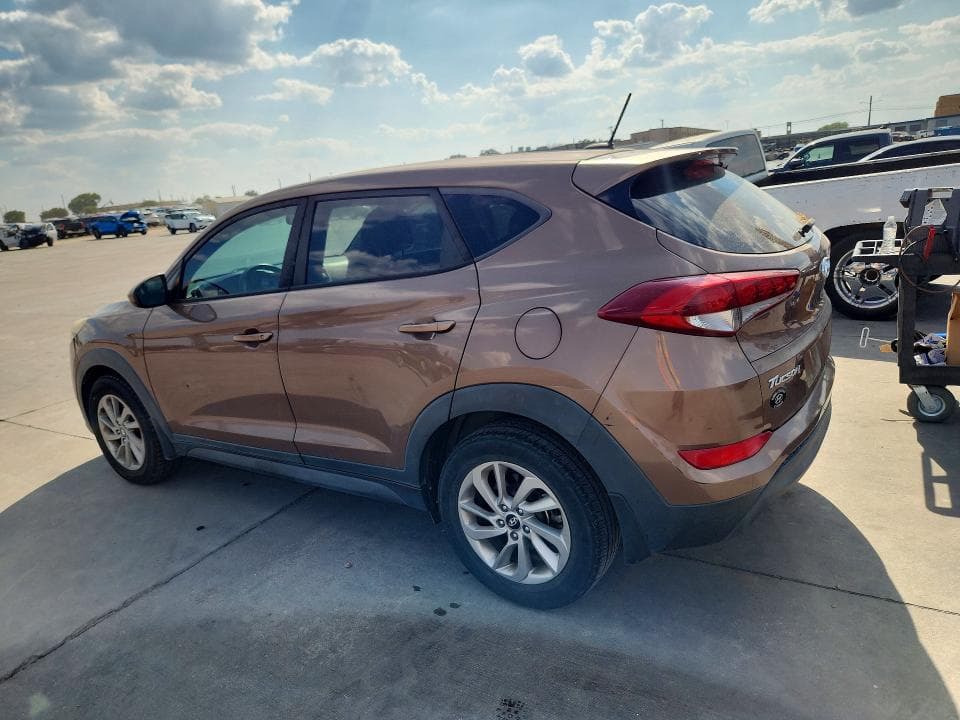 2017 HYUNDAI TUCSON SE 2