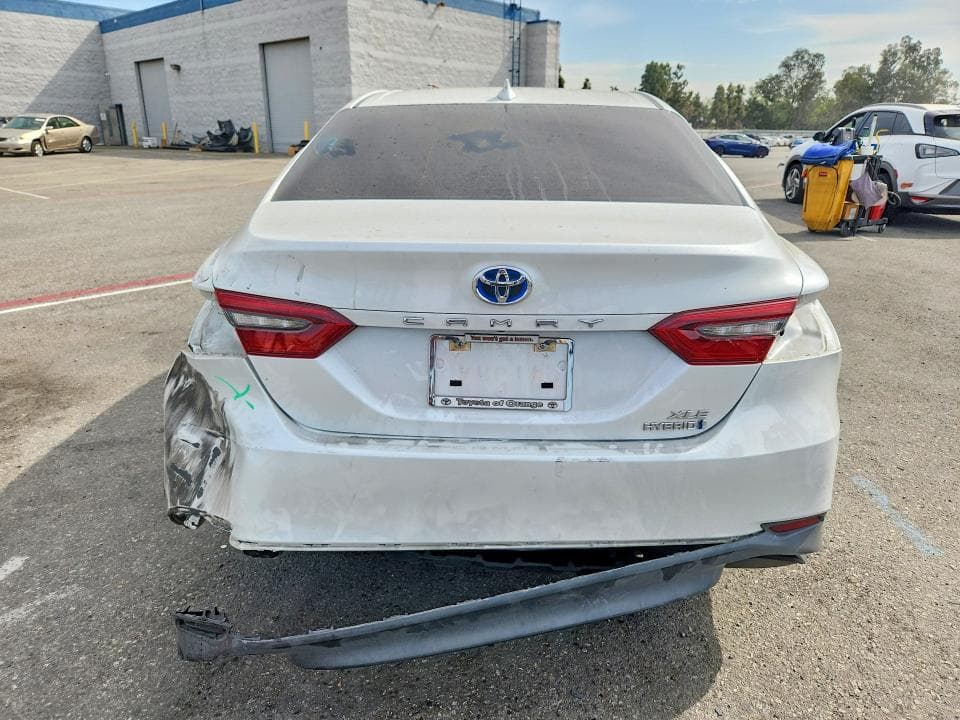2021 TOYOTA CAMRY XLE 6