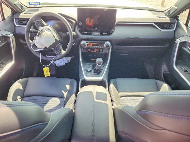 2025 TOYOTA RAV4 XSE 8