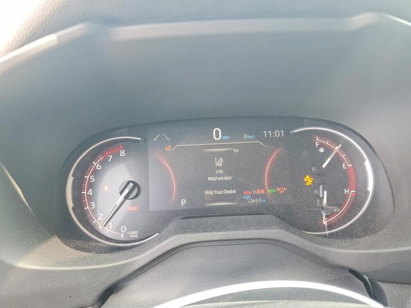 2025 TOYOTA RAV4 XLE 9