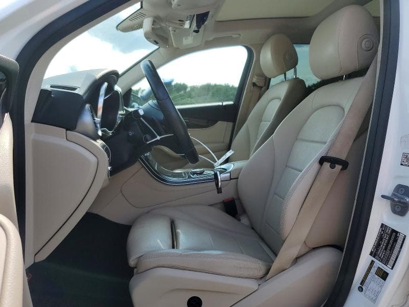 2017 MERCEDES-BENZ GLC 300 4MATIC 7