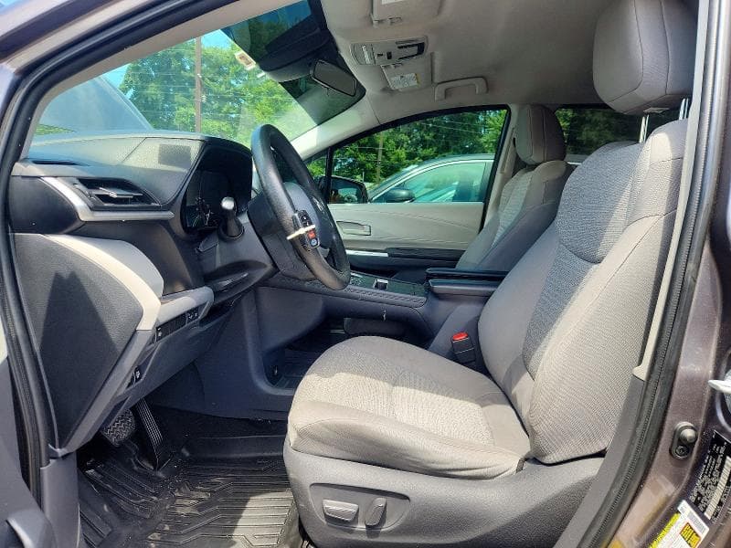 2021 TOYOTA SIENNA LE 7