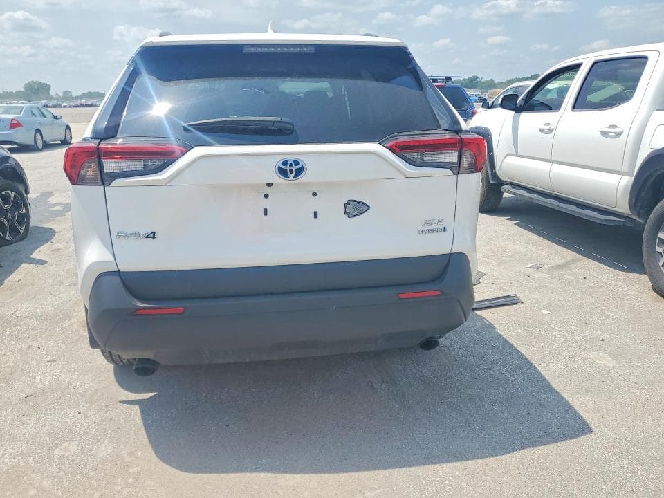 2022 TOYOTA RAV4 XLE 6