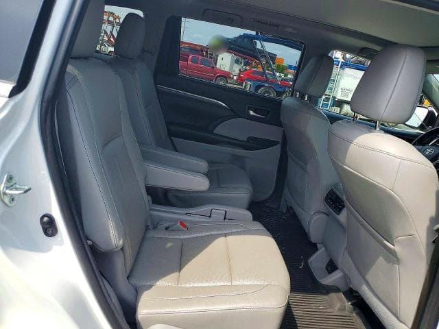 2018 TOYOTA HIGHLANDER LIMITED PLATINUM 11