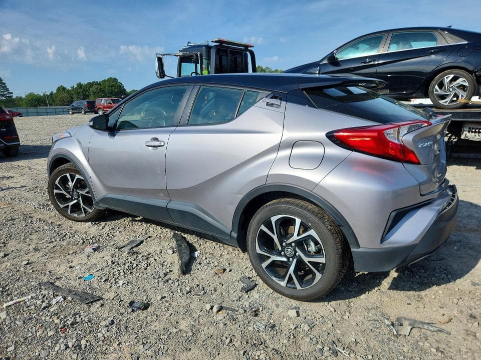 2019 TOYOTA C-HR XLE 2
