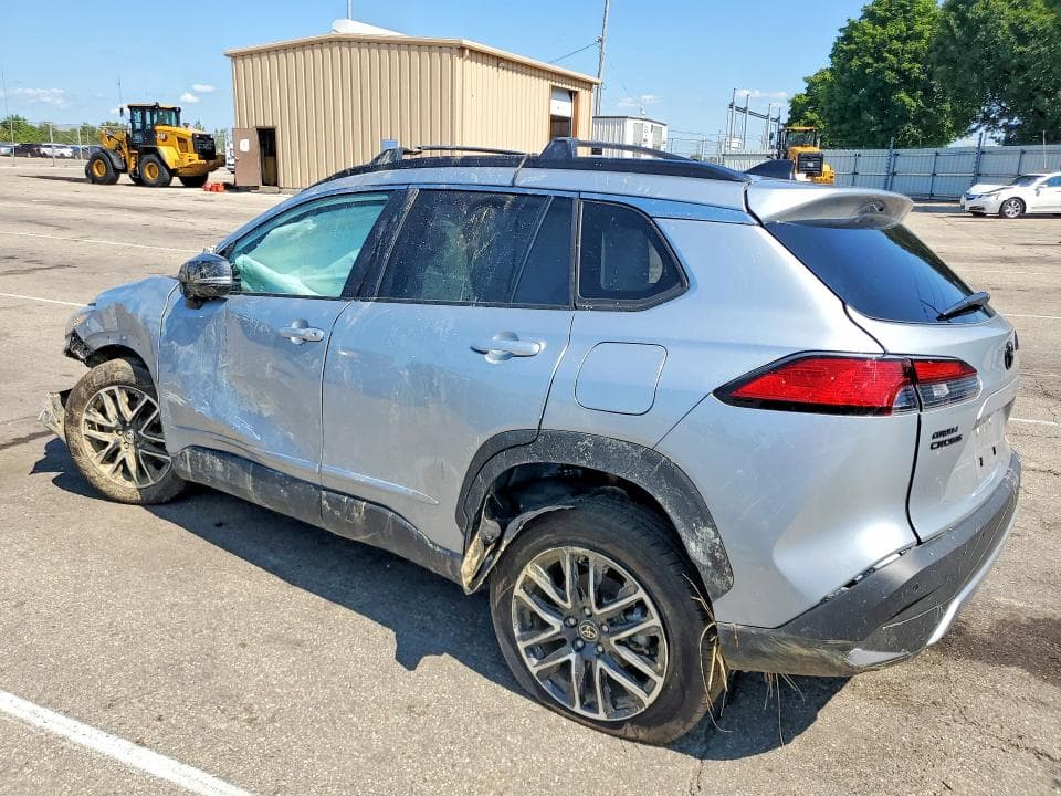 2026 TOYOTA COROLLA CROSS XLE 2