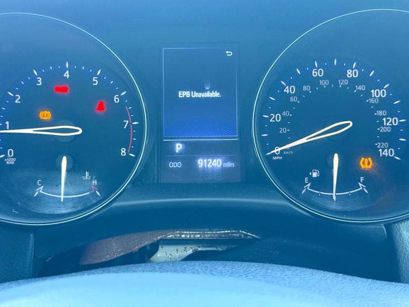 2019 TOYOTA C-HR XLE 8