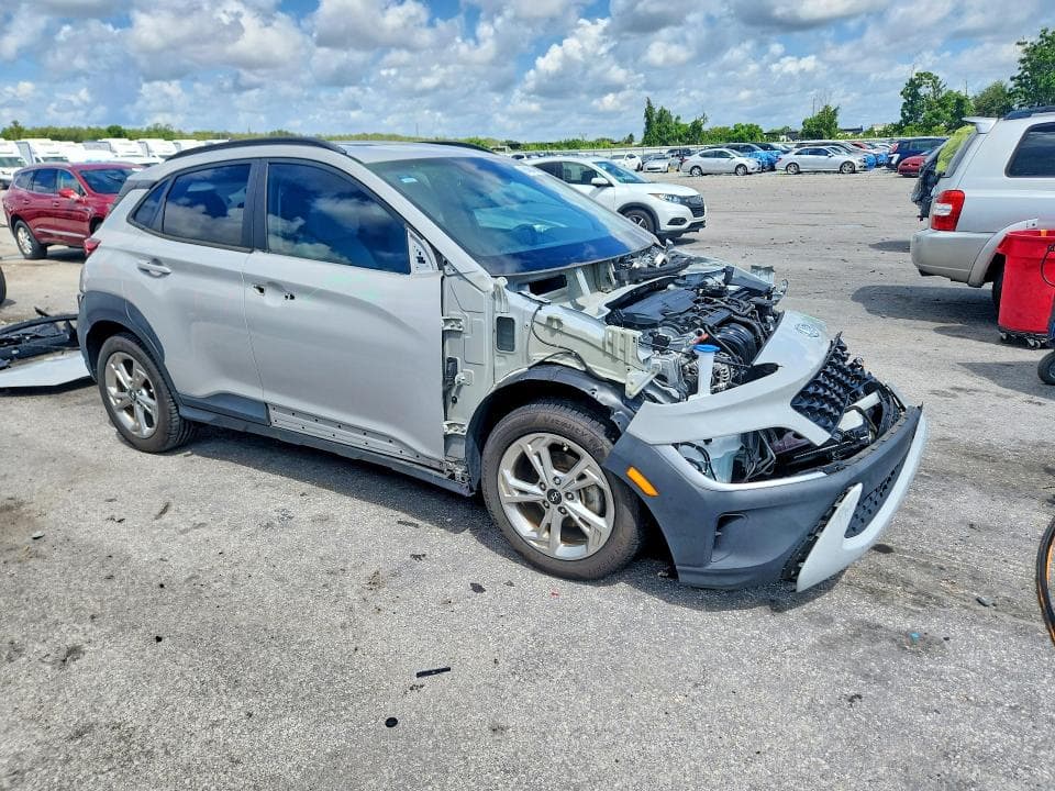 2022 HYUNDAI KONA SEL 4
