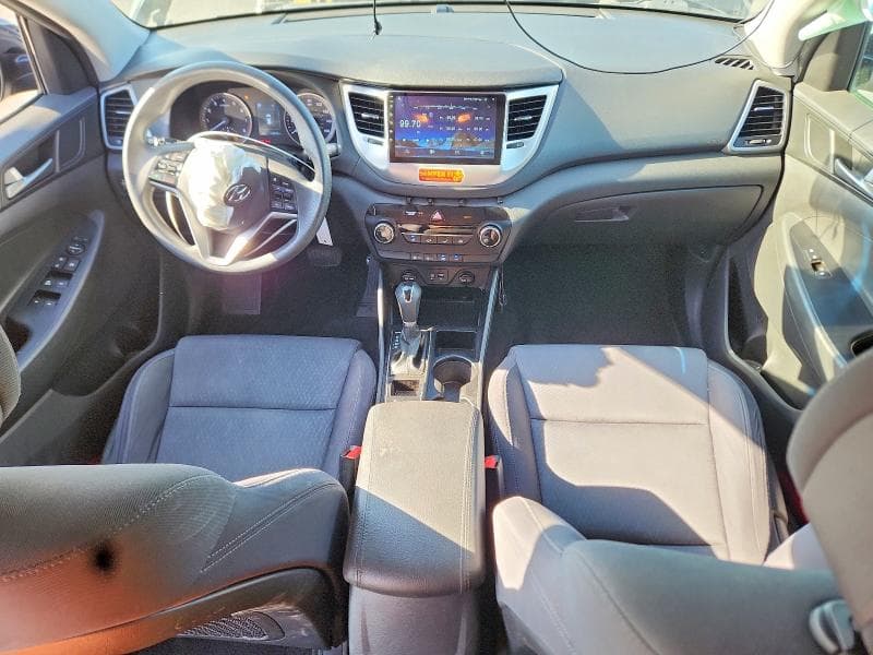 2017 HYUNDAI TUCSON SE 8