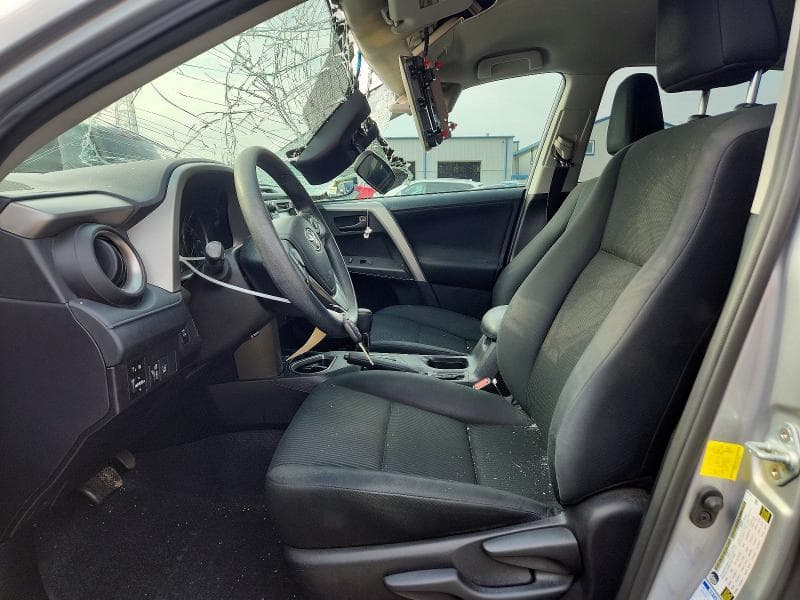 2017 TOYOTA RAV4 LE 7