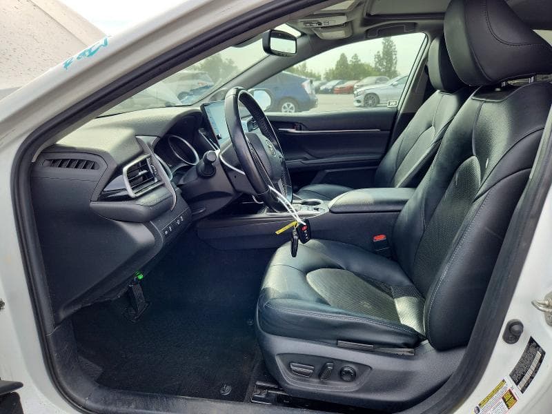 2021 TOYOTA CAMRY XLE 7
