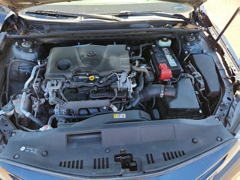 2018 TOYOTA CAMRY SE 11