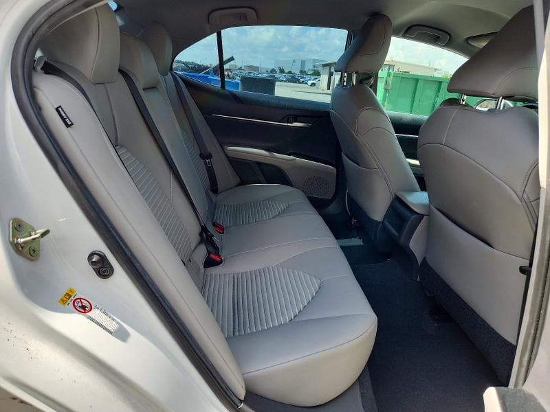 2018 TOYOTA CAMRY SE 10