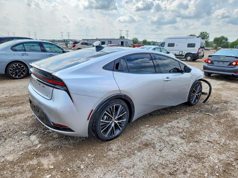 2024 TOYOTA PRIUS XLE 3