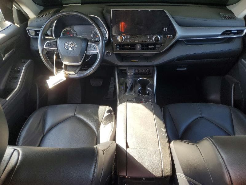 2023 TOYOTA HIGHLANDER HYBRID XLE 8