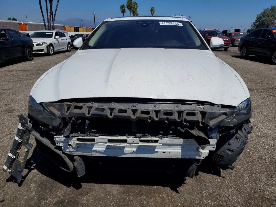 2018 JAGUAR XE 5