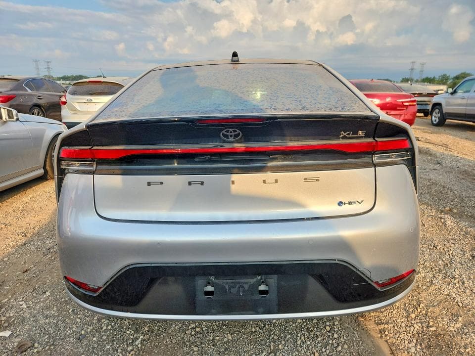 2024 TOYOTA PRIUS XLE 6