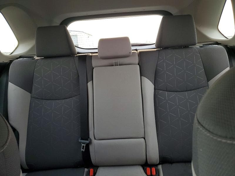 2024 TOYOTA RAV4 XLE 10