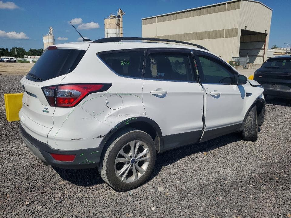 2017 FORD ESCAPE SE 3