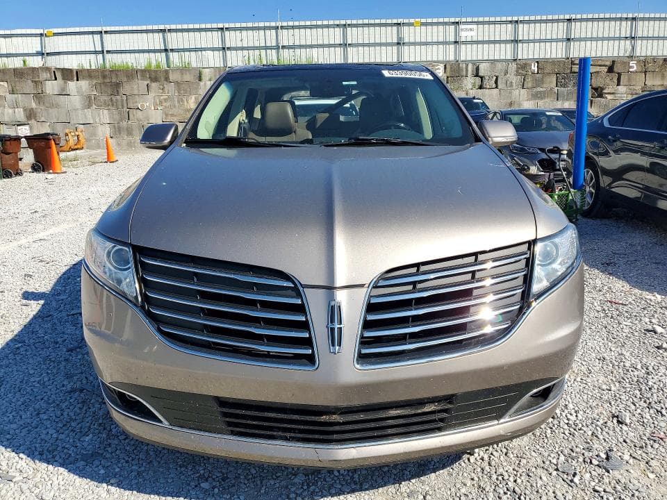 2018 LINCOLN MKT 5