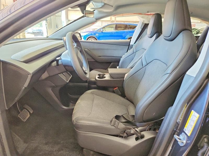 2026 TESLA MODEL Y 7