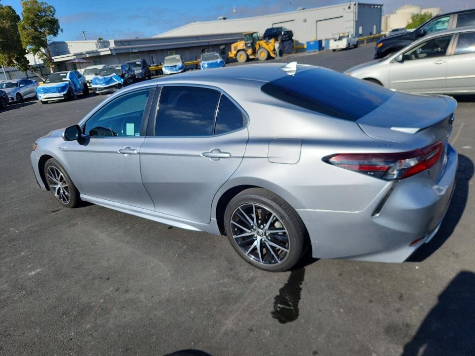 2021 TOYOTA CAMRY SE 2