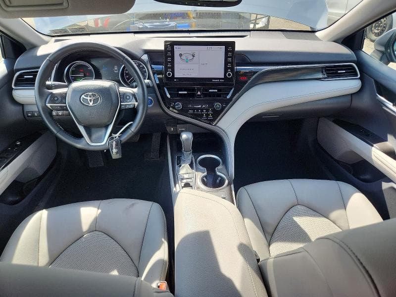 2023 TOYOTA CAMRY XLE 8