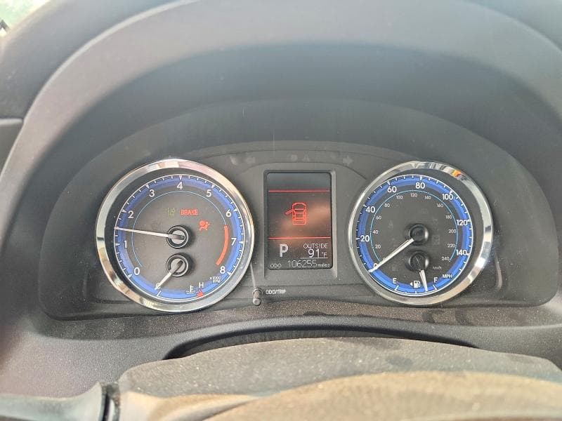 2017 TOYOTA COROLLA LE 9