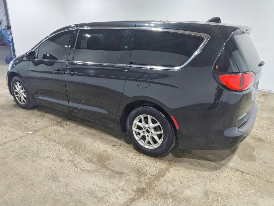 2017 CHRYSLER PACIFICA TOURING 2