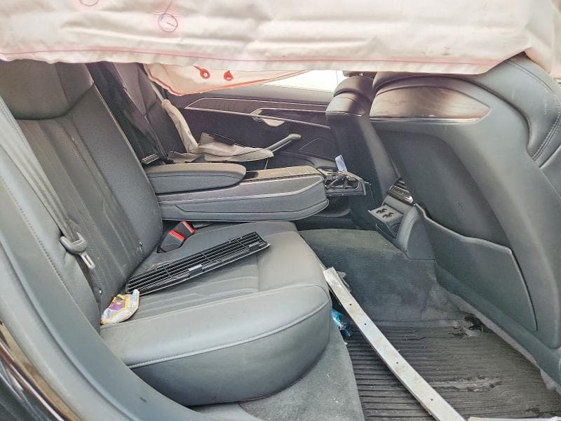 2020 AUDI A8 L 10