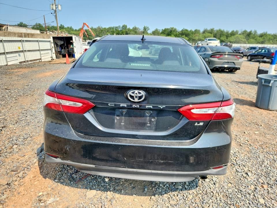 2019 TOYOTA CAMRY LE 6