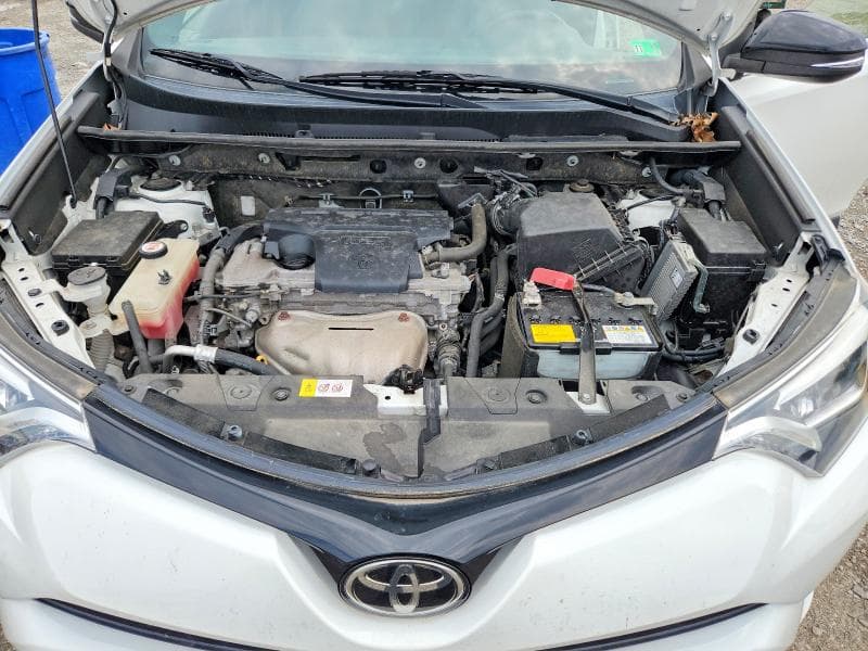 2017 TOYOTA RAV4 SE 12