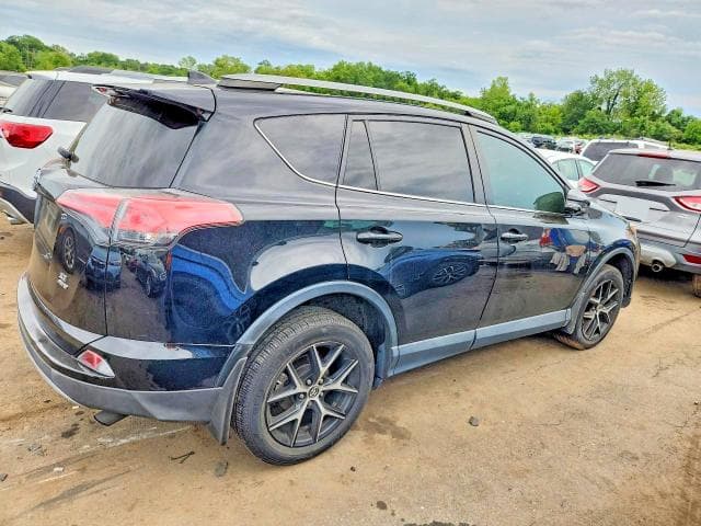 2018 TOYOTA RAV4 SE 3