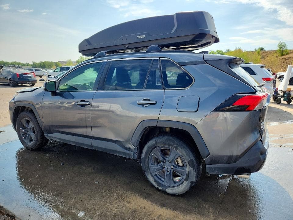 2020 TOYOTA RAV4 XLE 2