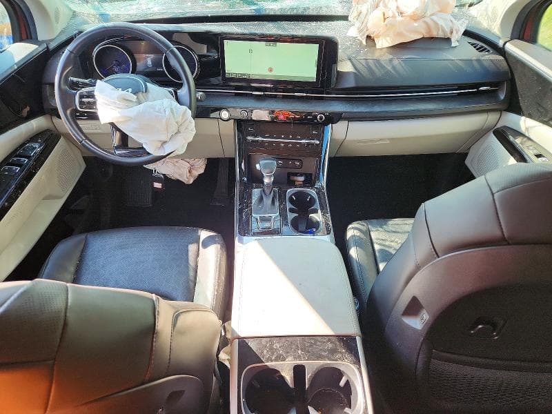 2022 KIA CARNIVAL EX 8