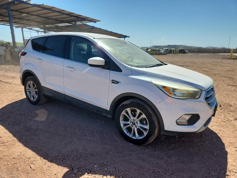 2017 FORD ESCAPE SE 4
