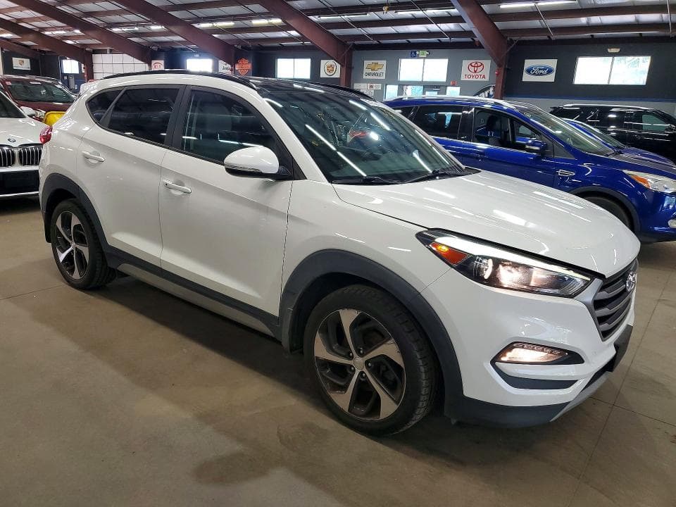 2018 HYUNDAI TUCSON VALUE 4